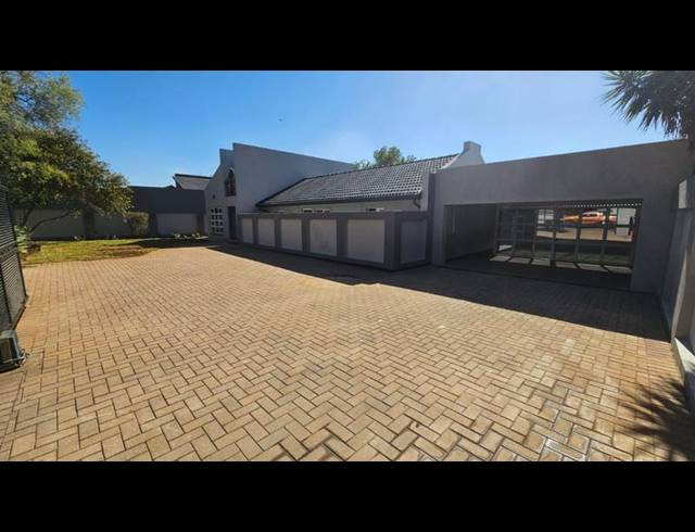 5 BEDROOM HOUSE FOR SALE IN WIERDA PARK